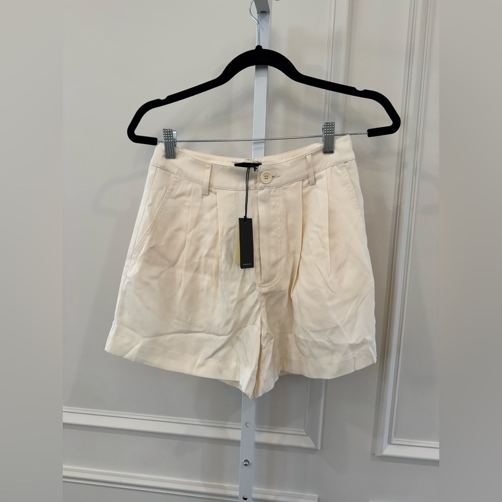 Monrow Women's Cream Bermudas NEW